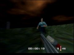 Viens par ici cruchasse de Natalya avant que l'hélicoptère n'explose dans le niveau Statue de Goldeneye 007 sur Nintendo 64 ! (Goldeneye 007)