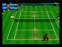 Match sur le gazon de Wimbledon (ou pas) entre Donkey Kong au bras de Nadal et la fluette Daisy. Heureusement les apparences peuvent être trompeuses  (Mario Tennis)