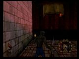 Dans Shadow Man sur Nintendo 64, Mike peut tenir deux armes en même temps. Ici, il est équipé du bâton et de l'Asson