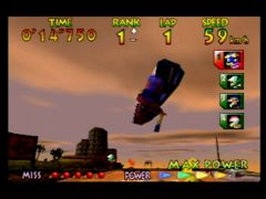 Une petite vrille de Miles Jeter en pleine course. Le coucher de soleil lui réussit dans Wave Race 64 sur Nintendo 64 (Wave Race 64)