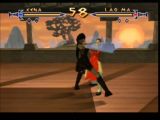 Lao Ma tente d'embrocher Xena lors d'un combat dans le jeu Xena Warrior Princess - the talisman of fate sur Nintendo 64
