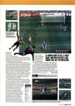 Scan of the review of FIFA 99 published in the magazine Arcade 05, page 2
