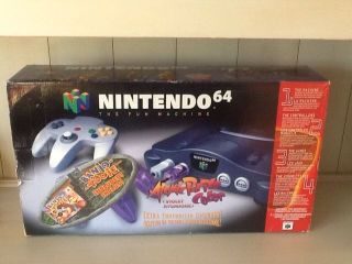 La photo du bundle Nintendo 64 Atomic Purple (violet atomique) - Banjo Tooie inclus (Canada)
