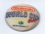 The picture of the Nintendo 64 World Cup Live badge (Europe) goodie