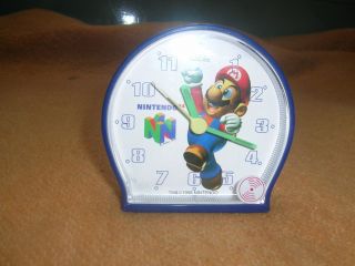 The picture of the Super Mario 64 alarm clock (France) goodie