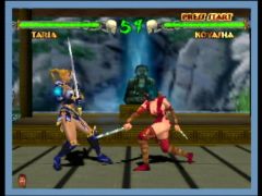 Joli combat de cuisses à l'air et belle esquive de Taria dans le jeu Mace The Dark Age sur Nintendo 64 (Mace: The Dark Age)