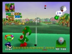 Yoshi évalue la trajectoire de la balle avant de tester son swing ! Attention au vent !  (Mario Golf)