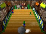 Un mini-jeu 1Vs3 durant lequel un joueur d'empêcher les trois autres de monter la pente en leur balancant des grosses pierres !