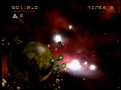 Des items peuvent être récoltés en détruisant des astéroïdes (Asteroids Hyper 64)