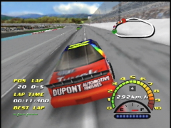 A presque 300kph (NASCAR 2000)