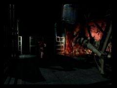 Il va falloir éteindre ses flammes si Claire veut aller fouiller l'hélicoptère qui vient de se crasher. (Resident Evil 2)