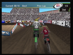 Il y a beaucoup de sauts (Supercross 2000)