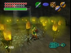 Allumez toutes ces torches pour entrer. (The Legend Of Zelda: Ocarina Of Time)